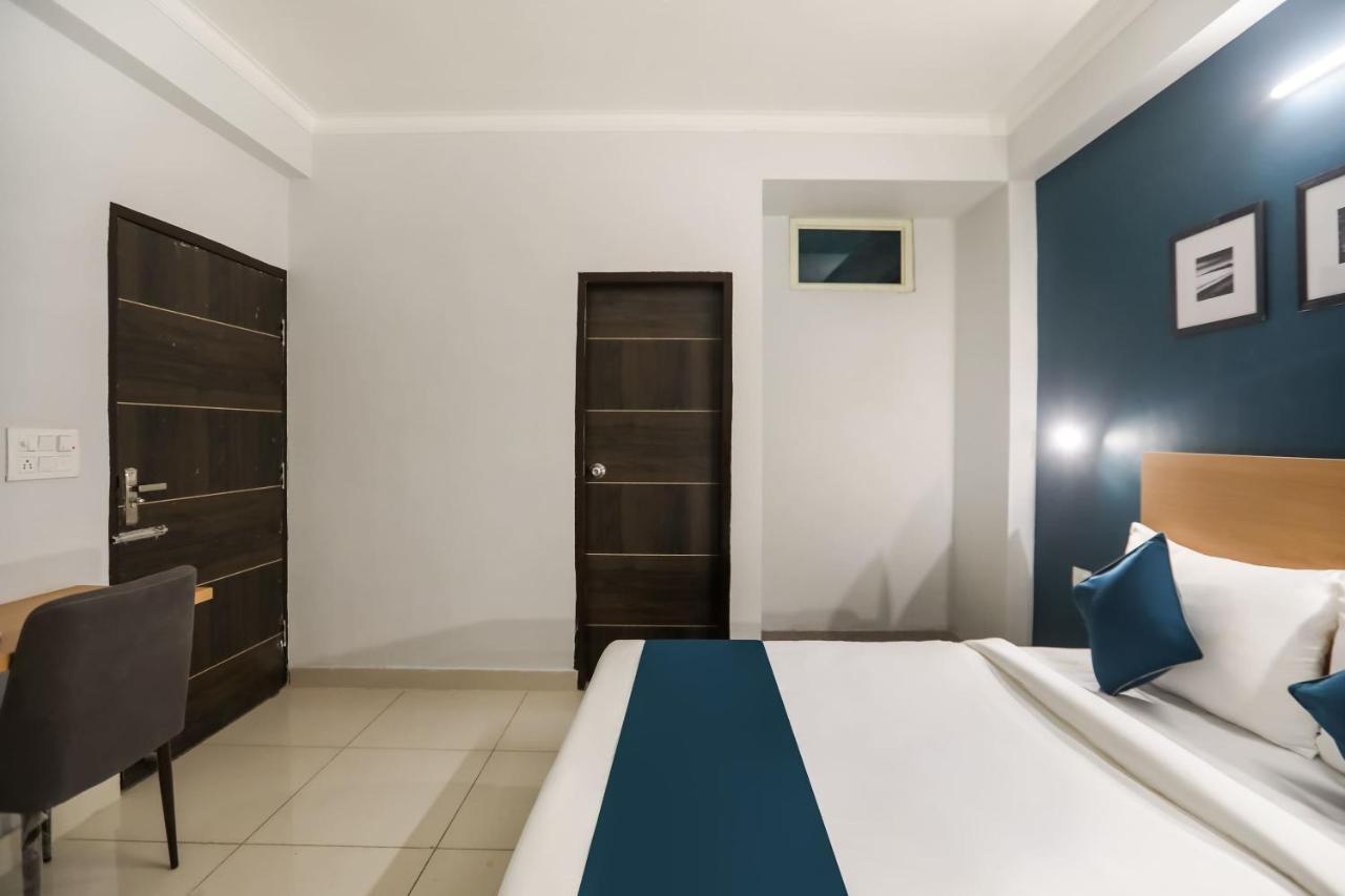 Silverkey Executive Stays 42933 Medanta Corporate 구르가온 외부 사진